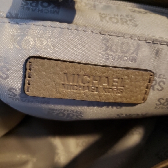 Michael Kors taupe leather gold studded Hamilton - Picture 10 of 10